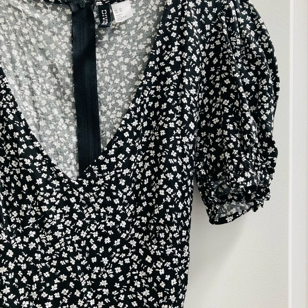 Floral Short Sleeve H&M Dress - Picture 4 of 4